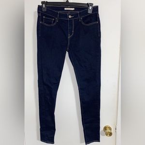 Women’s Levi’s jeans